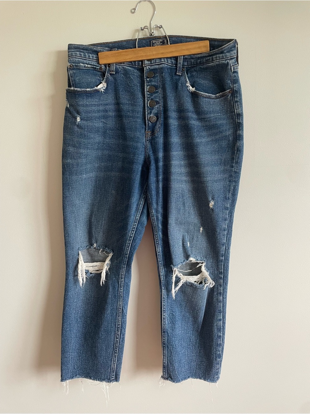 Abercrombie & Fitch Ultra High Rise mom Jeans | Size 32/14